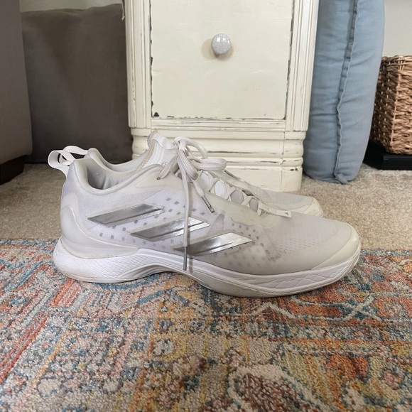 Adidas Avacourt Tennis Court Shoes - Picture 2 of 10